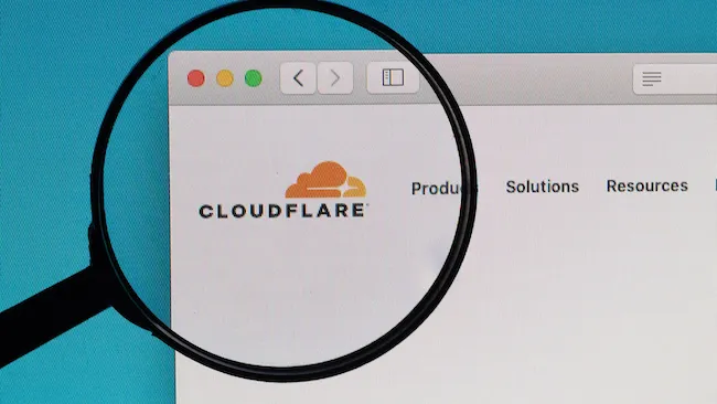 AI Лабіринт: новий інструмент Cloudflare обманює AI-переглядачі штучними веб-сторінками