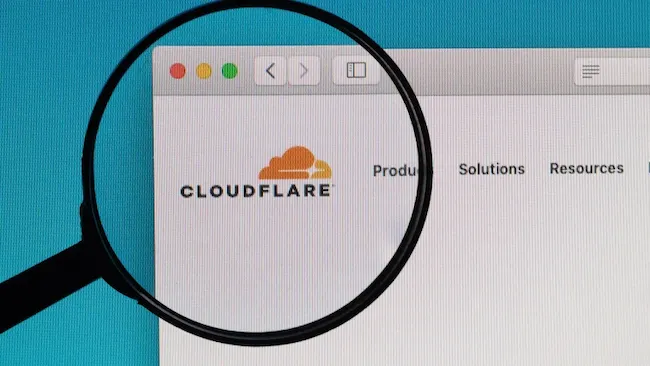 Cloudflare дозволяє сайтам стягувати плату з AI ботів за &lsquo;Оплату за перегляд&rsquo;