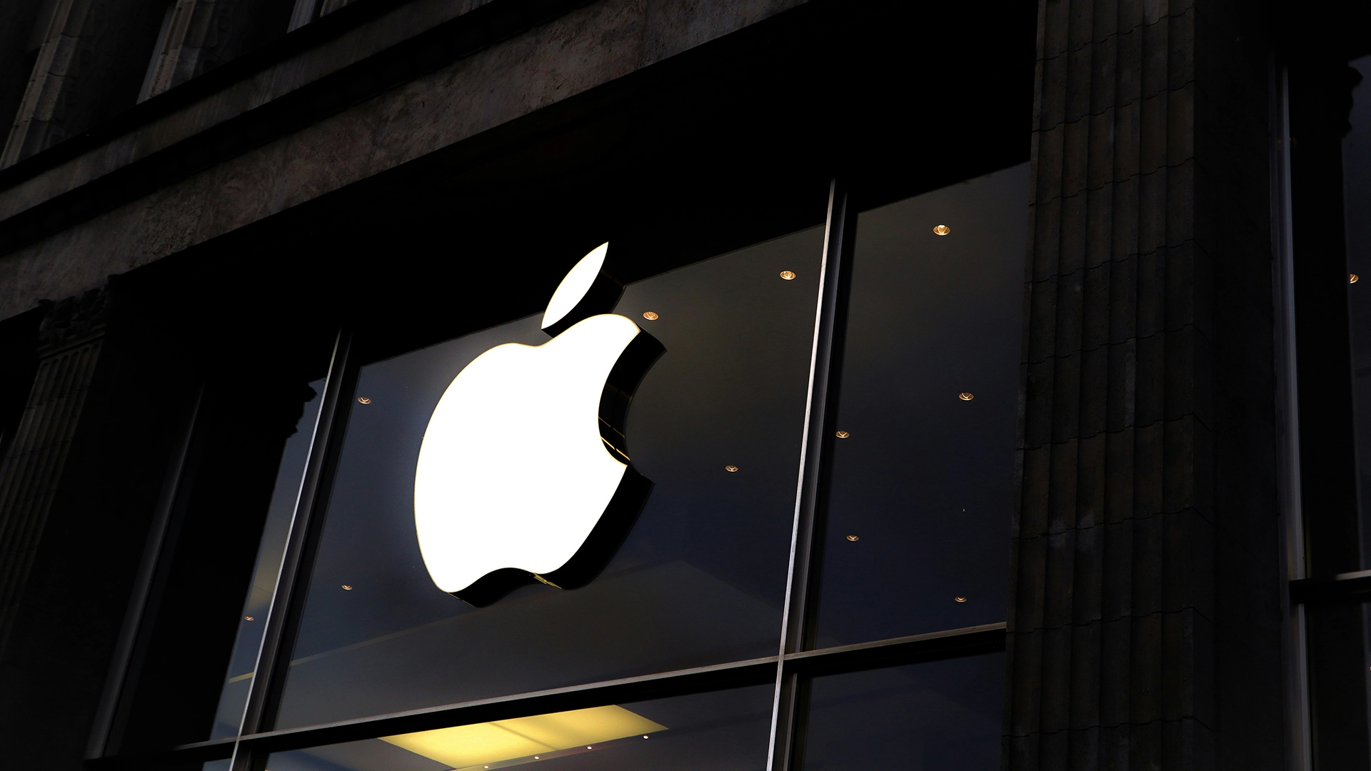 Apple збільшує витрати на розвиток ШІ